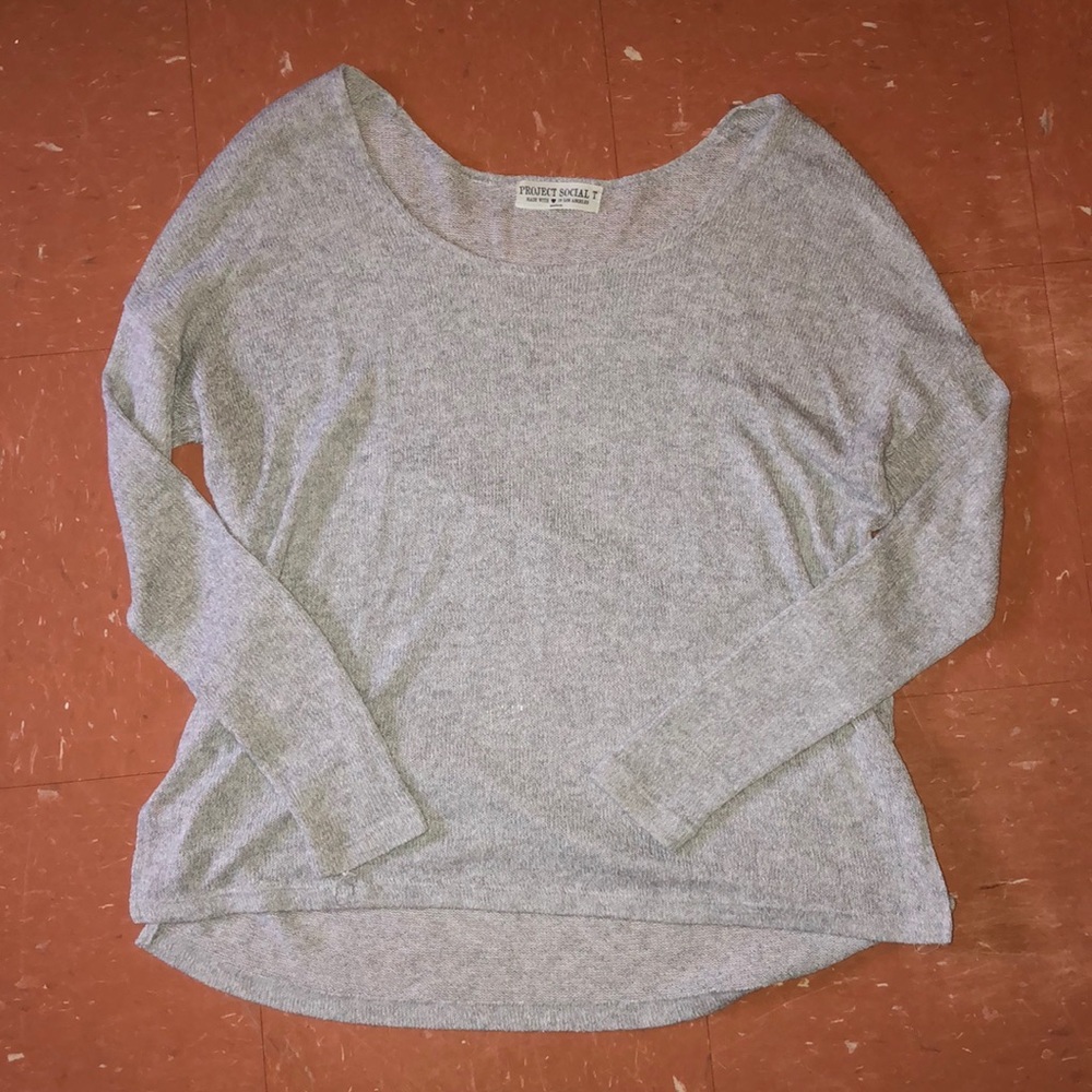 Women’s gray long sleeve sweater top